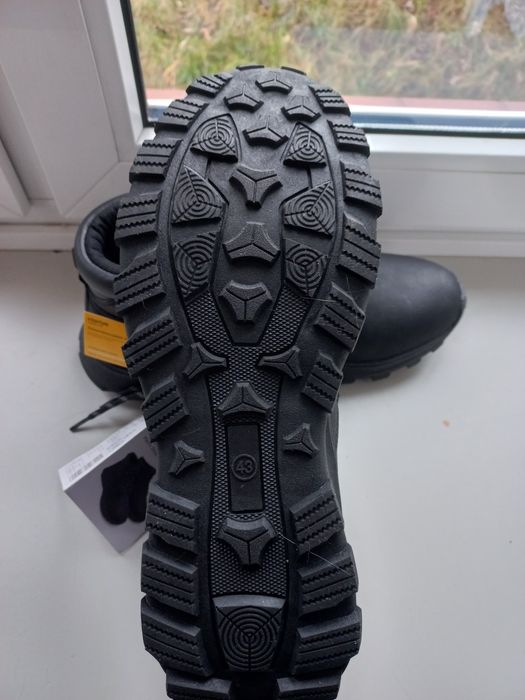 Buty męskie 43 styl trekkingowyczarne  sznurowane