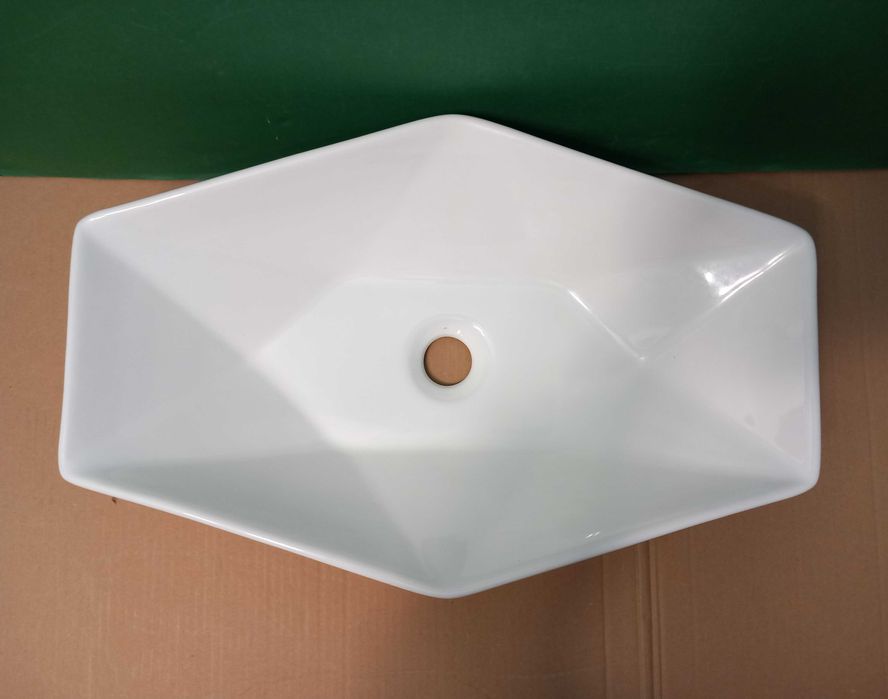 Umywalka LAVITA nablatowa ceramika biała 56,5x37x12