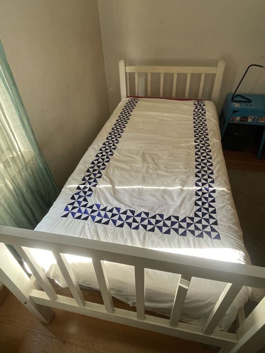 Cama de Solteiro em madeira maciça - Branca