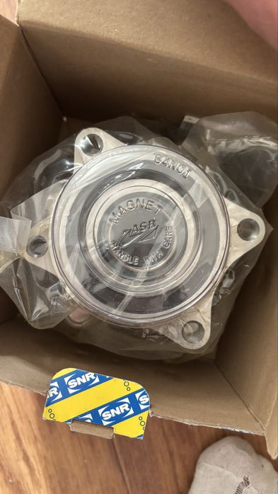 Продам новую ступицу Suzuki Grand Vitara от 2005г.