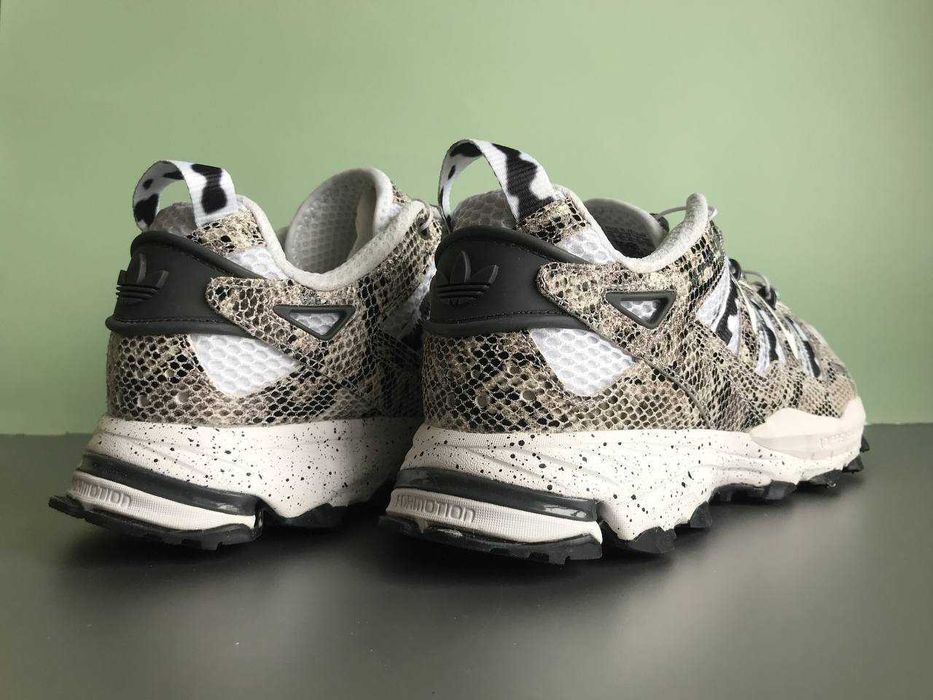 Кросівки Adidas Hyperturf 42 р