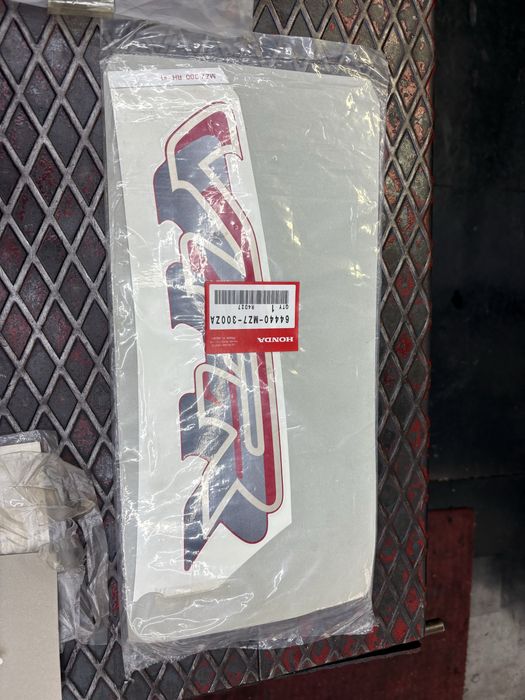 Autocolantes  cbr 600 f traseira e hornet deposito