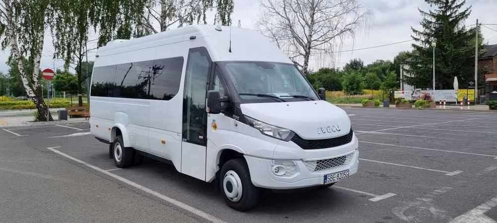 Przewozy osób wynajem busów autokarów transport osób usługi przewozowe