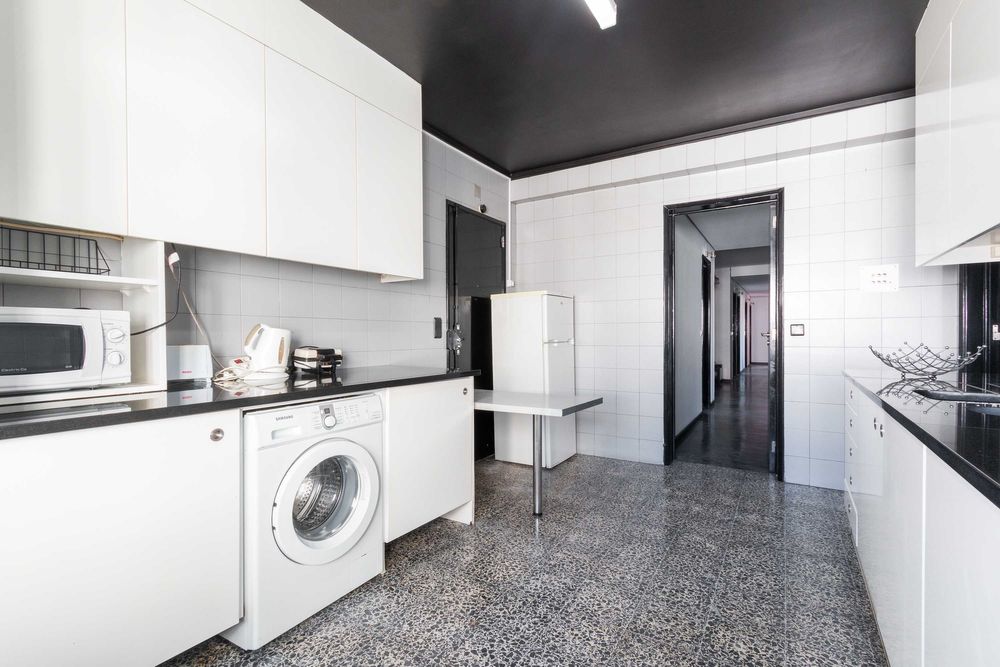 Quarto em Oeiras com vista de mar para Arrendar