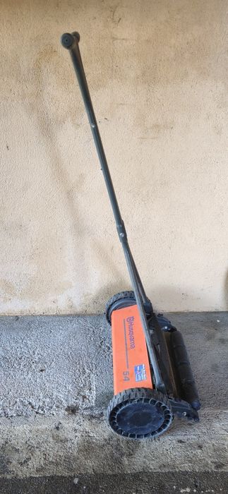 Corta relva manual