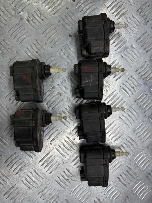 Корректор фары Opel Omega B Vectra B  90457812