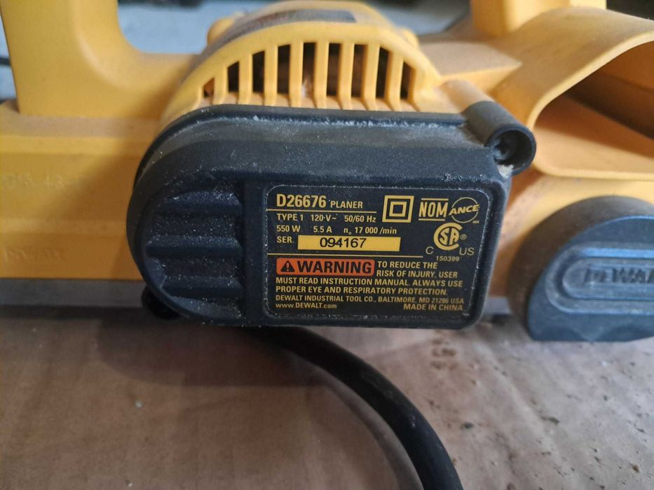 Strug elektryczny DeWalt D26676