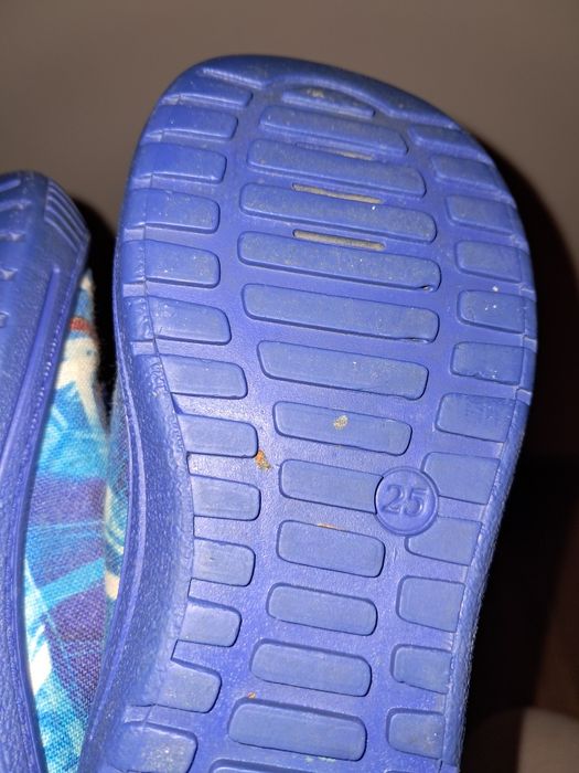 Buty pantofle chłopięce roz 25