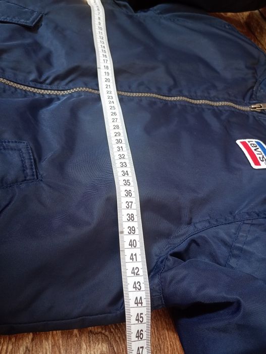 Стильний демісезонний бомбер levi's, розмір 12а / 152 см