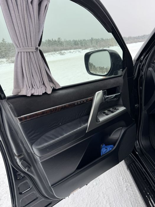 Броньований В6 Land Cruiser 200 2013року Toyota