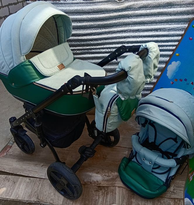 Продам дитячу коляску із 2-х блоків люлька+прогулка Baby Pram.