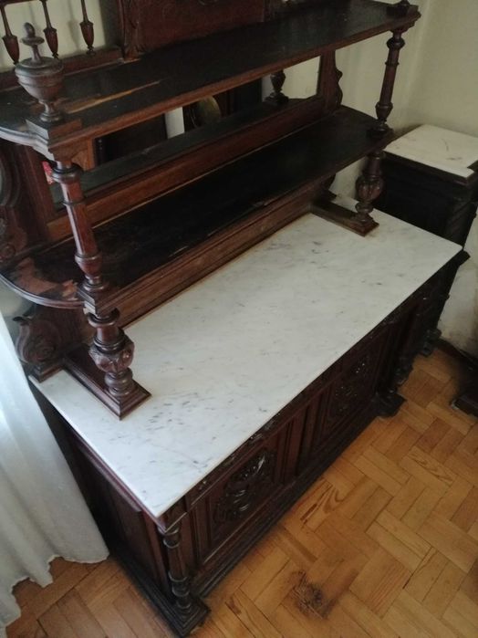 Mobília sala de jantar, carvalho húngaro, com 1 século. Só em conjunto