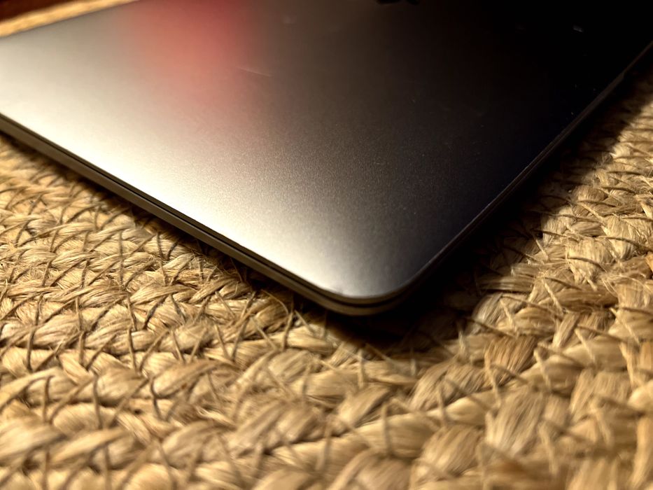 MacBook Air 13” 2019 | 8 GB RAM | Intel i5 | Bardzo dobry stan