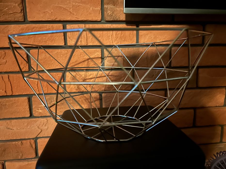 Metalowy duzy kosz na owoce