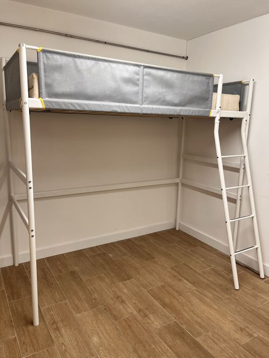 Cama alta IKEA VITVAL