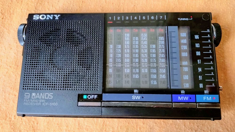 Radio Portatil Raro Sony ICF-5100 9Bandas
