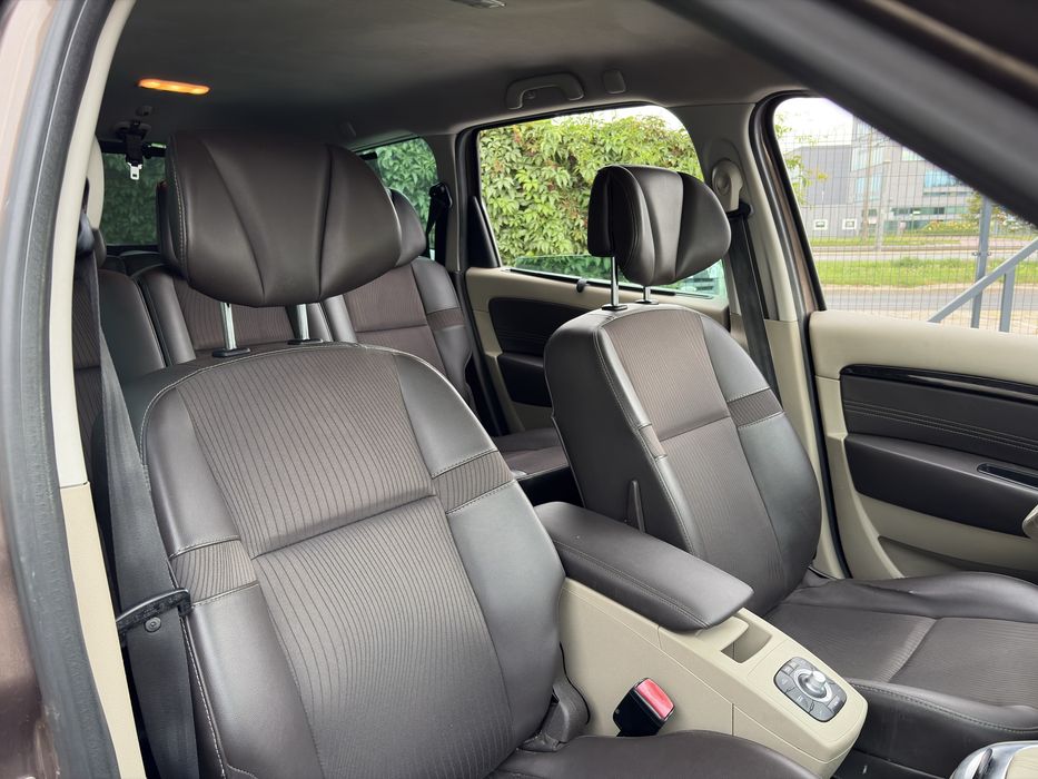 Renault Grand Scenic 7 Osobowy 2011 Automat 2.0 Diesel Wersja Bose 245000km