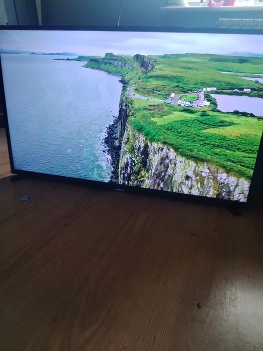 TV 42 cale Sharp 4K Android