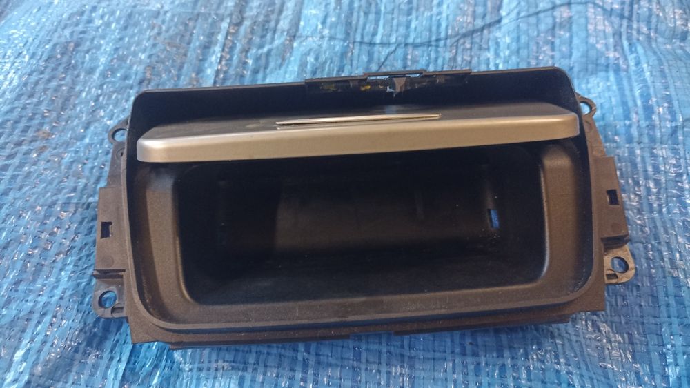 Бардачок центрального тунелю BMW 3 E90 E91