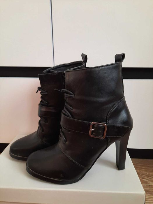 Buty na szpilkach