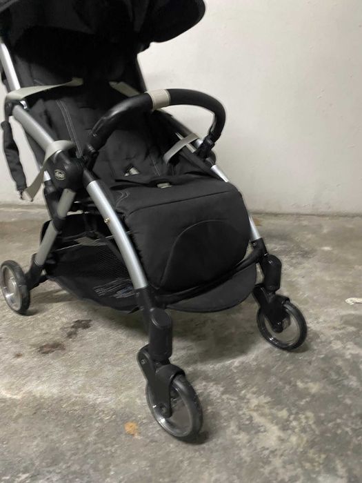 Carrinho de bebé Chicco, Goody Plus que fecha sozinho. Está novo