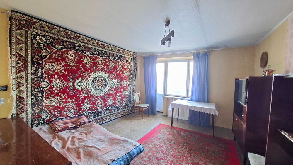 3 Кімнатна Квартира Напроти Ринку  Сільпо