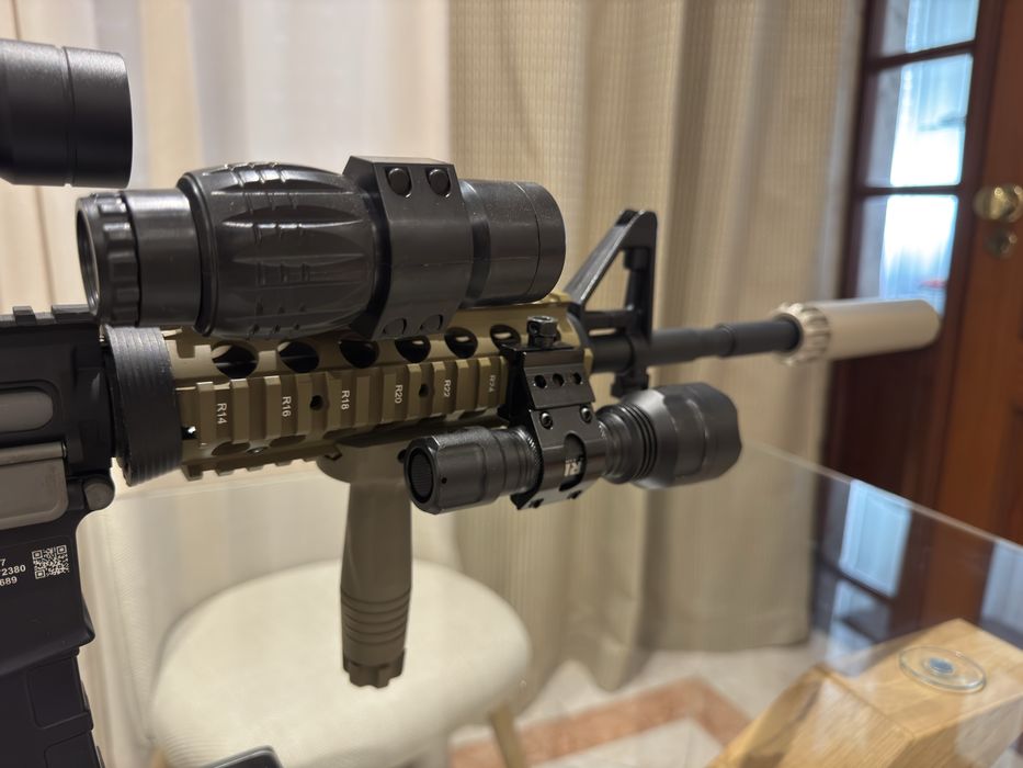 Arma M4 Airsoft Specna Arms+ Acessorios
