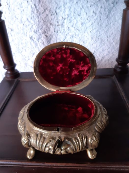 Conjunto candeeiro + Espelho + Guarda-jóias