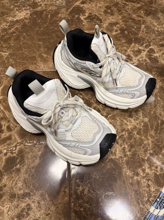Balenciaga 10 xl