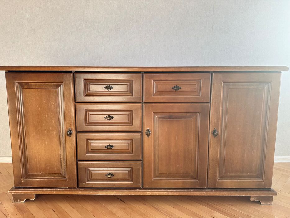 Komplet witryna + komoda drewniana