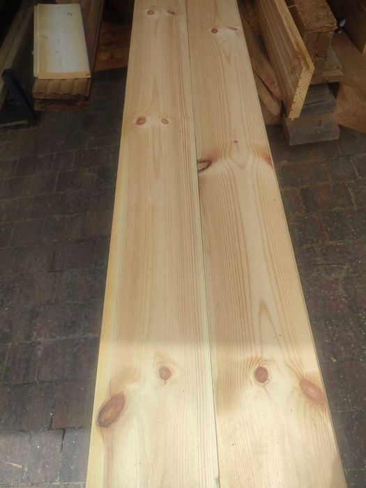 Deska podłogowa sosnowa 28x145 mm