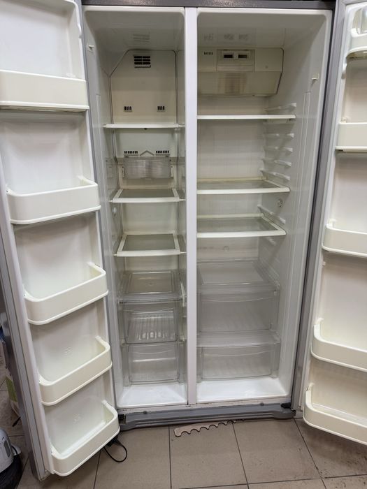 side by side Lg gw b207flqa