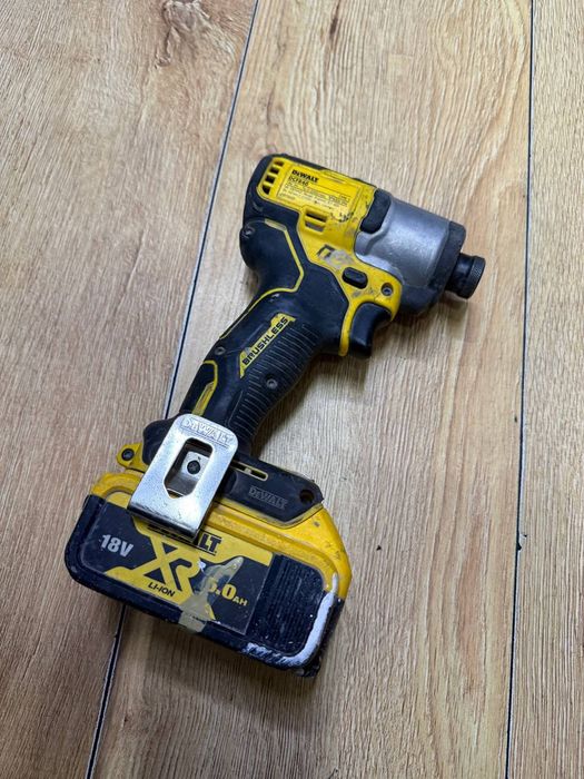 Аккумуляторный импакт/гайковерт DeWALT DCF840 + аккумулятор 5.0 Ah (без зарядки)