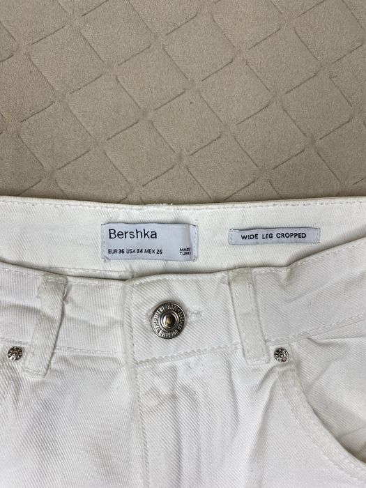 штани білі bershka