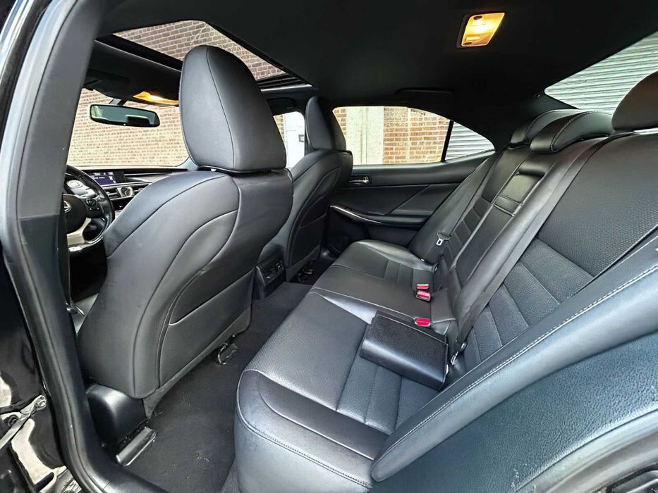 Lexus IS 300      2016