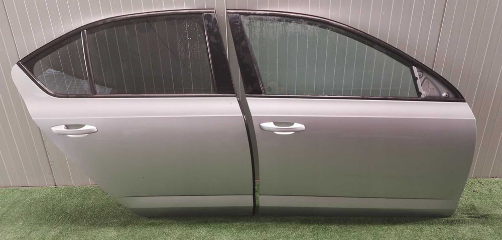 Двері Skoda Octavia 3 III 5E передні або задні праві ліві разборка