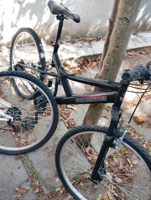 2 Bicicletas WBT World Bike Tour	Adulto - EM muito bom estado.
