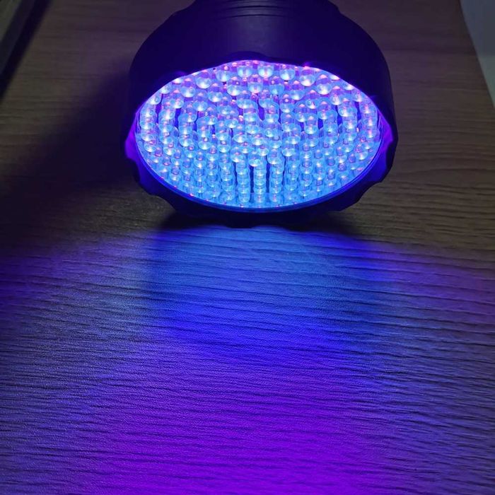 Latarka UV Alonefire 128 LED 395nm dużej mocy