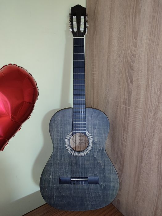 Продам класичну гітару