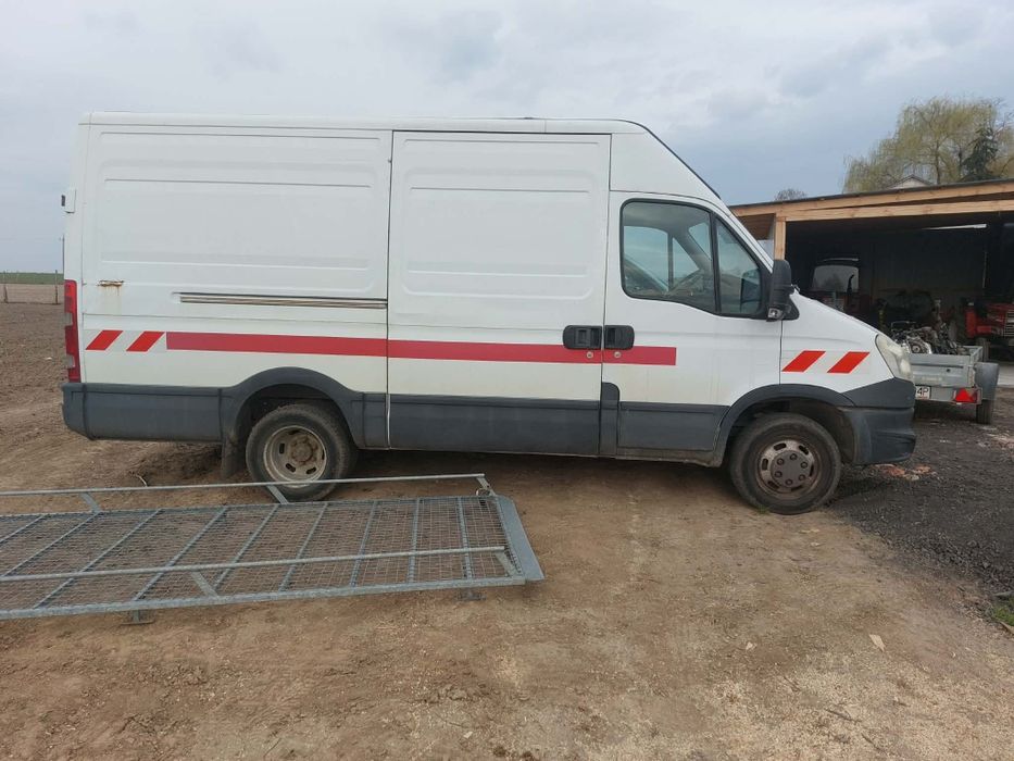 Rama z dokumentami iveco daily rozstaw 3,7m 2012r