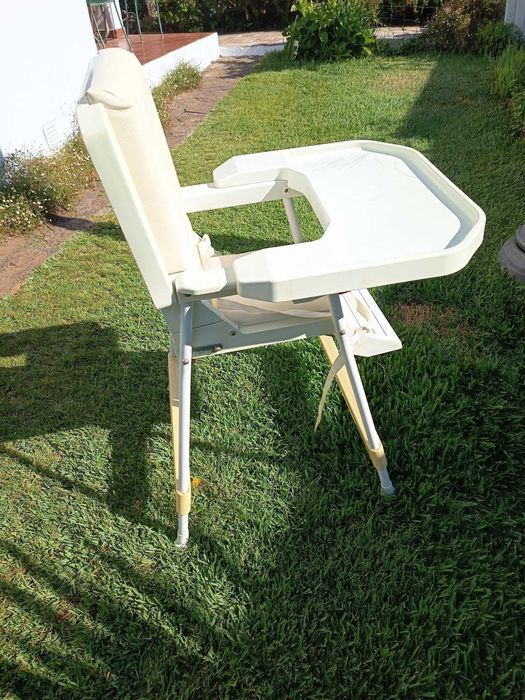 Cadeira de refeição de bebé