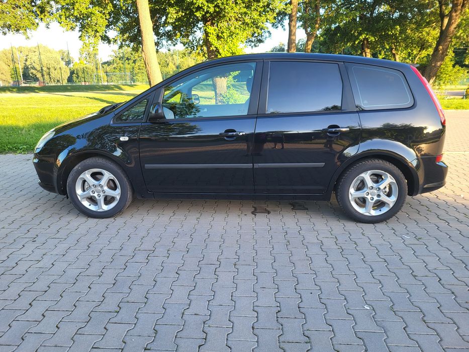 Ford C-Max 2010.