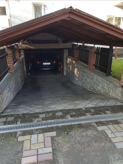 Частина будинку в Луків