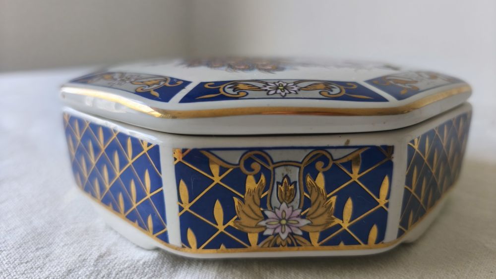 Caixa de jóias em porcelana fina