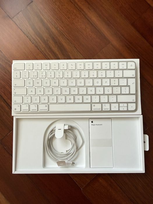 Apple Magic Keyboard471707720447447042
