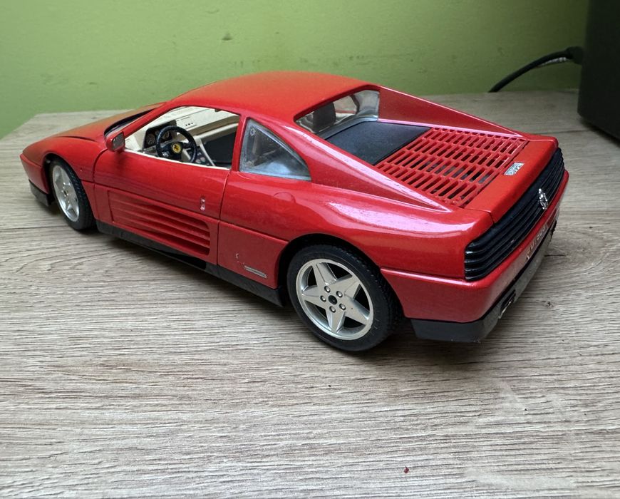 Model samochodu w skali 1:18 Ferrari 348 tb Bburago