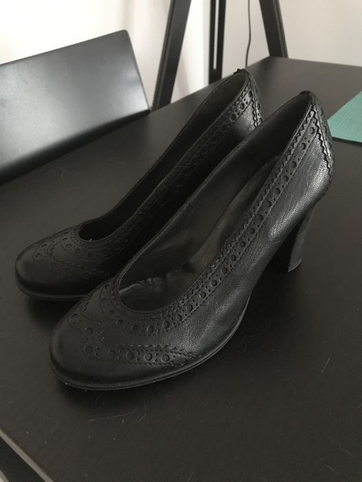 Sapatos salto alto preto como novos