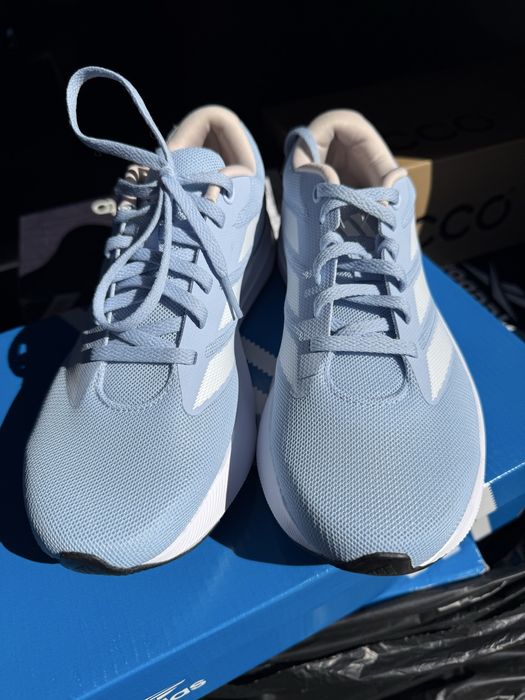 Новые кроссовки adidas 38