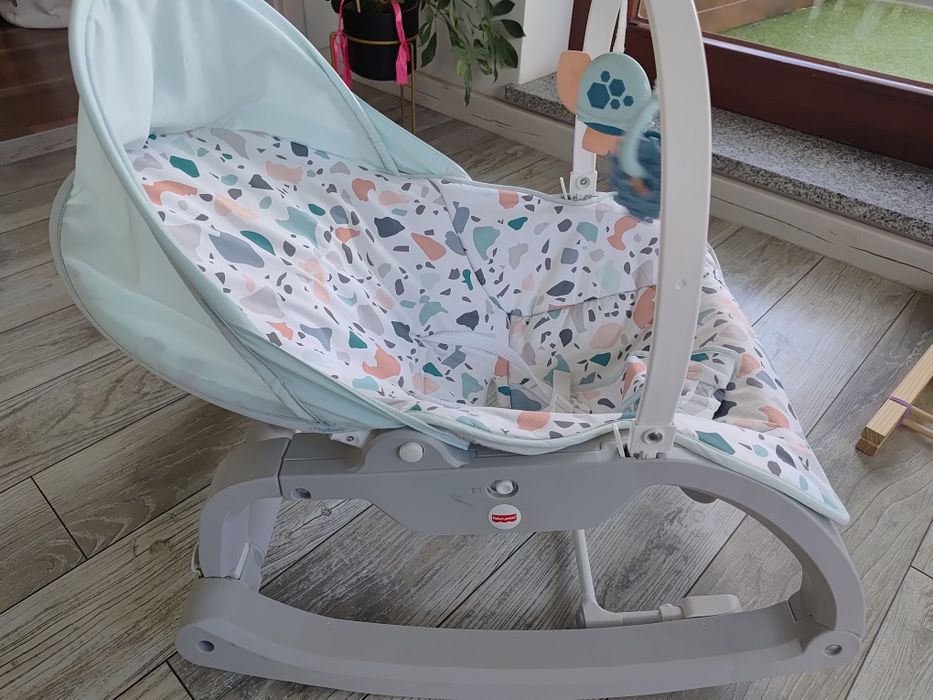 50Leżaczek, bujaczek Fisher price