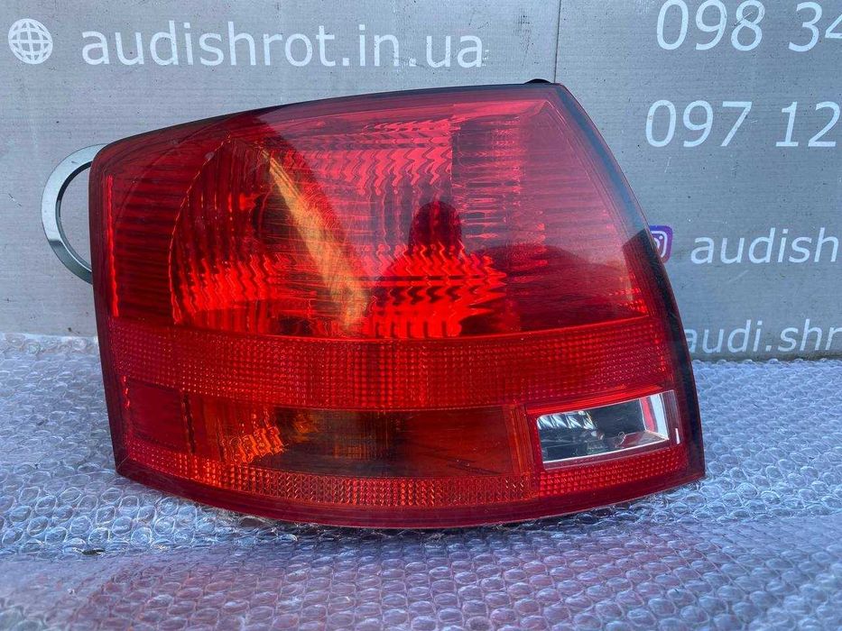 Задні ліхтарі Audi A4 B7